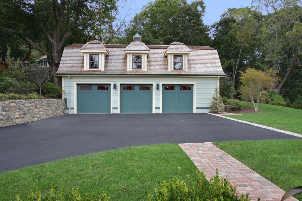 1 SOMERSET AVE