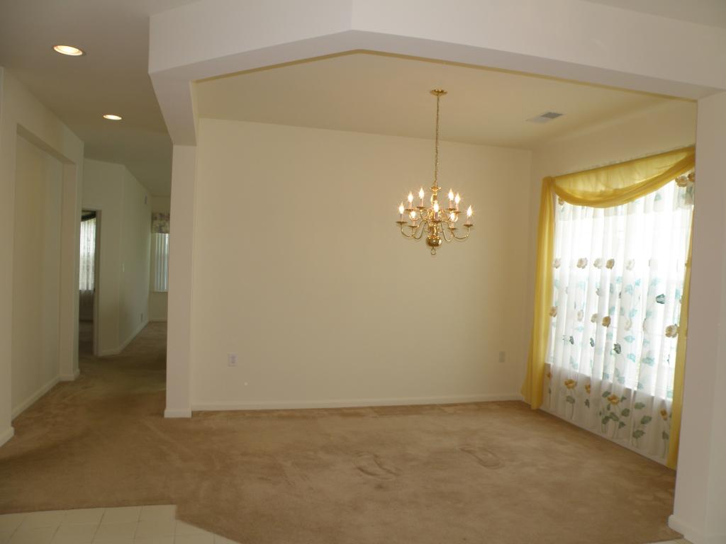 70 Kensington Cir