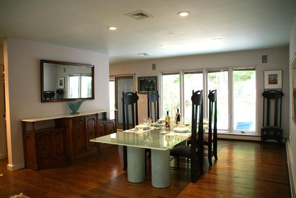 875 JOHNSTON DR