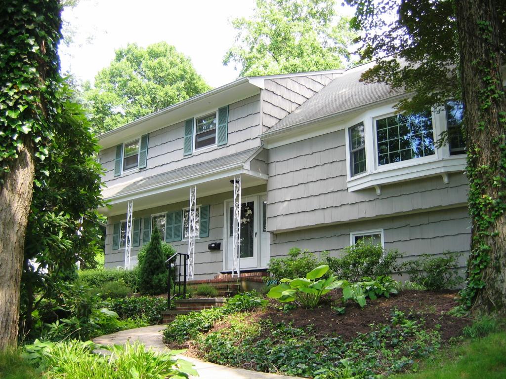 33 Maple Lane
