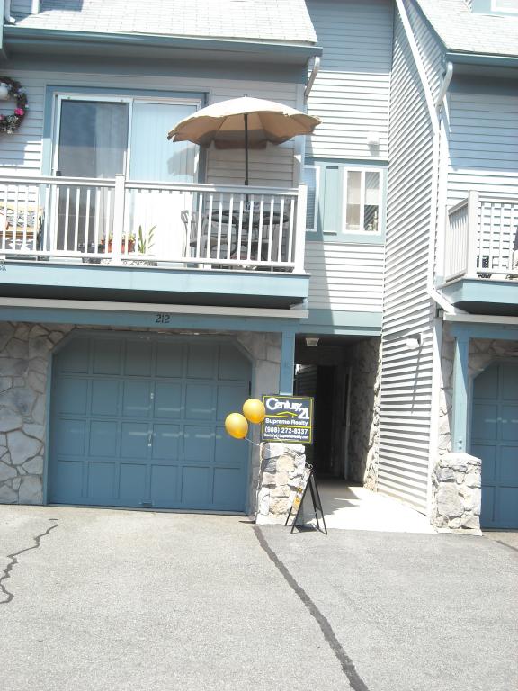 212 Woods Edge Drive