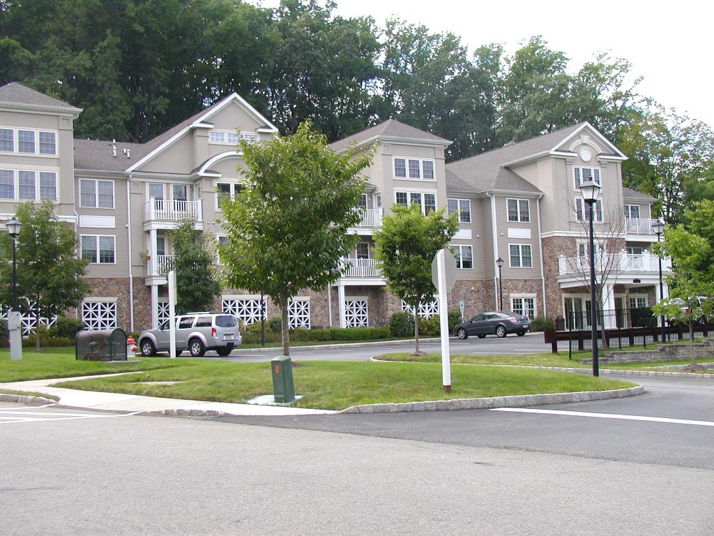 3107 PEER PL