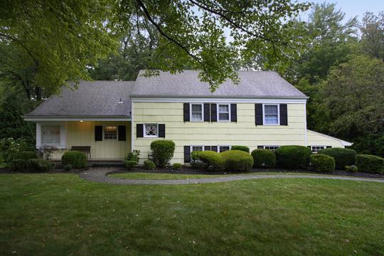 75 CHIMNEY RIDGE DR