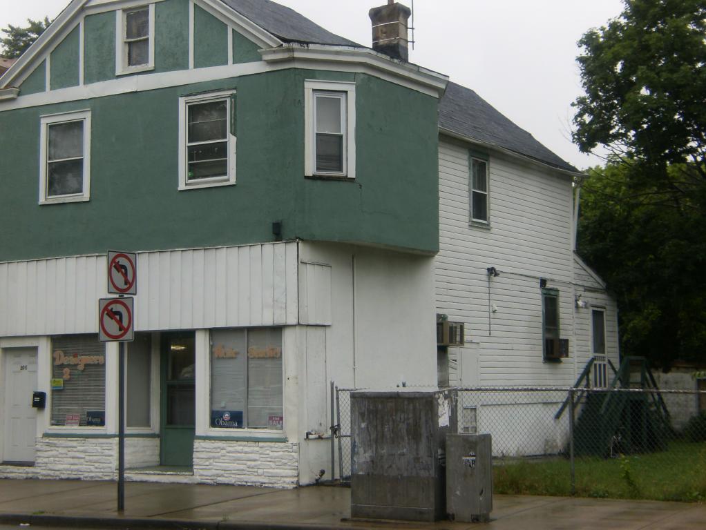 208 SANFORD ST