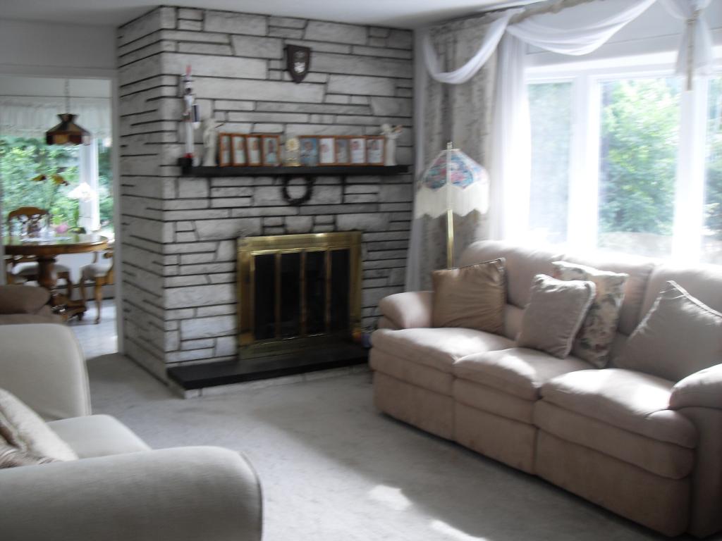 2 WOODLAND AVE
