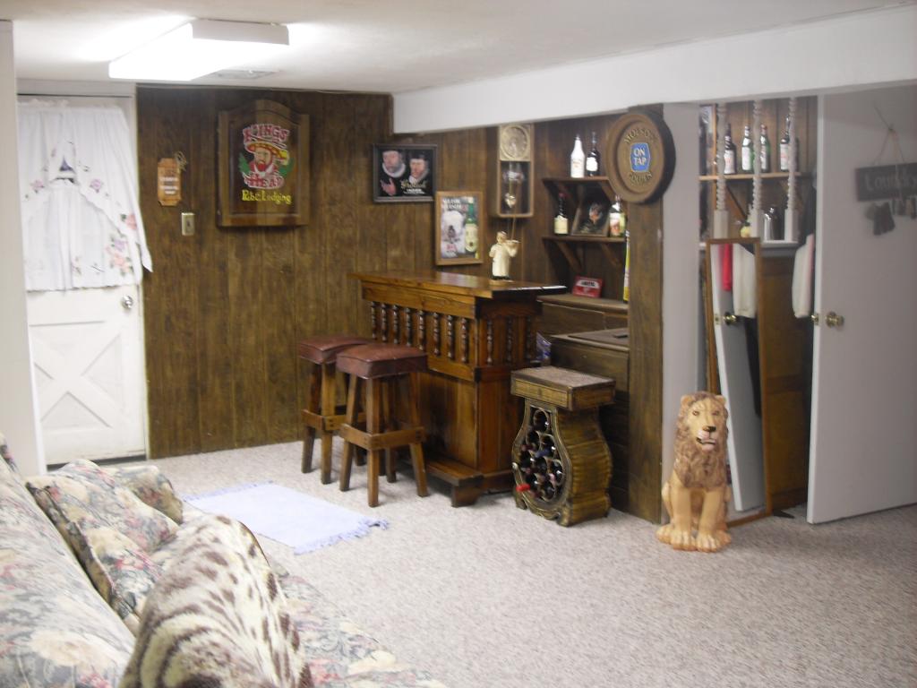 2 WOODLAND AVE