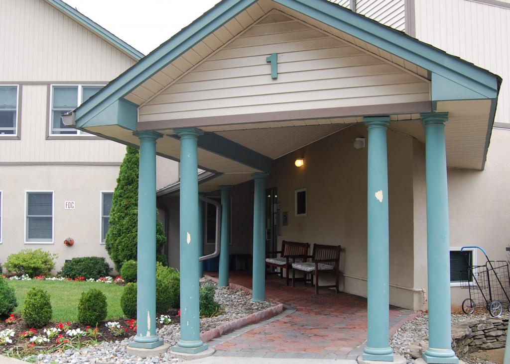 77 PARK EDGE