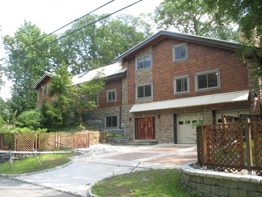 61 SEMINOLE AVE