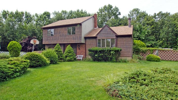 MLS #/Web ID: 2704169