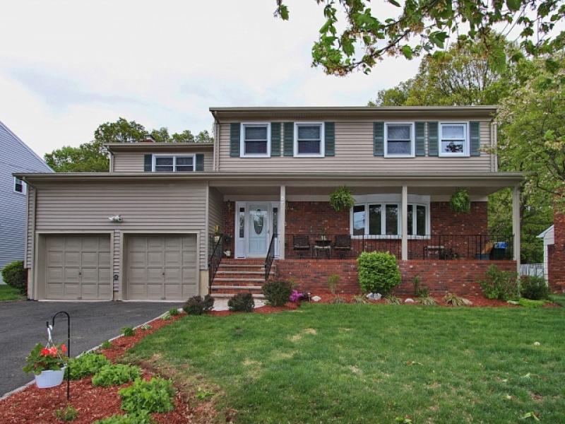 MLS #/Web ID: 2728369