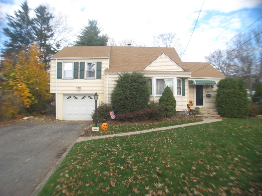 MLS #/Web ID: 2728469