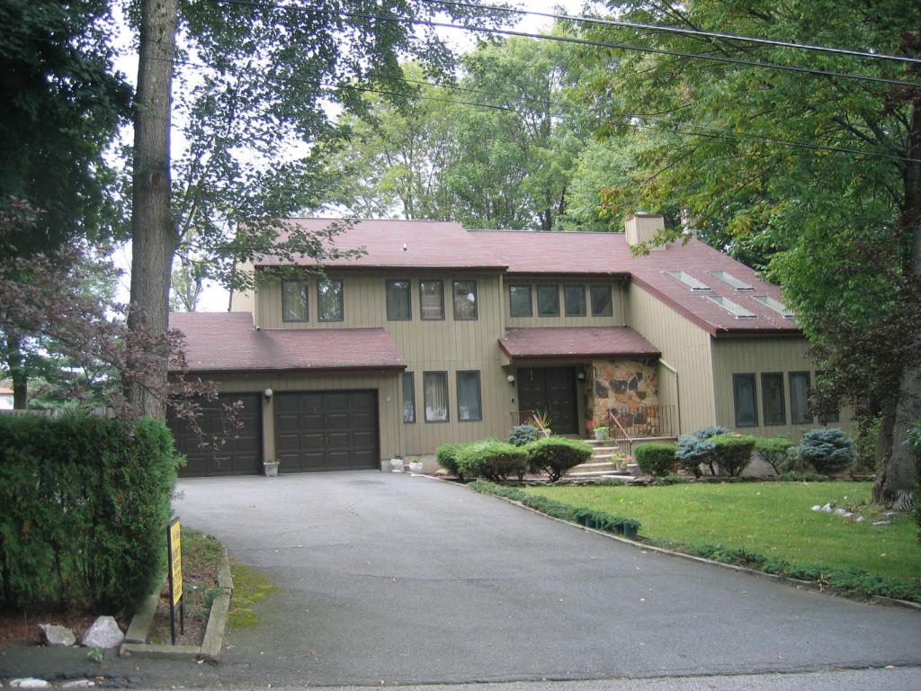 11 APPLE TREE LN
