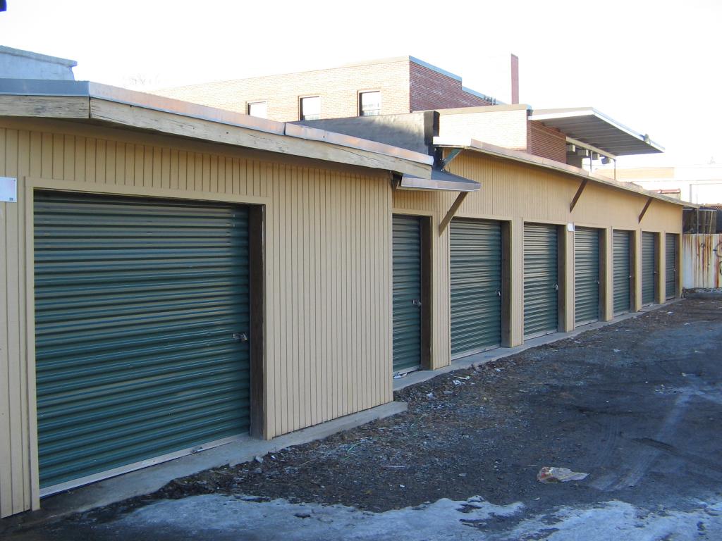 209 E MAIN ST