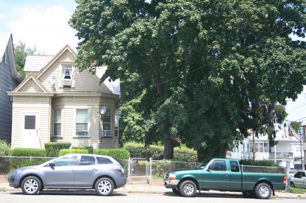 1-2 Barnes st