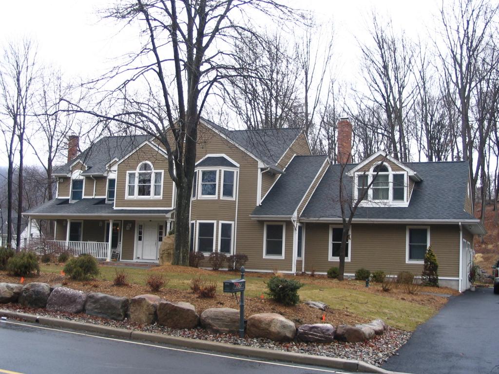300 SUNSET RD
