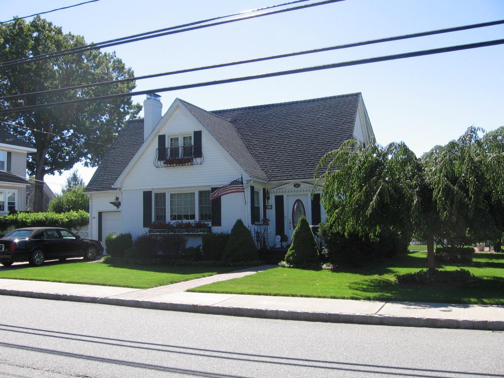 84 E CENTRAL AVE