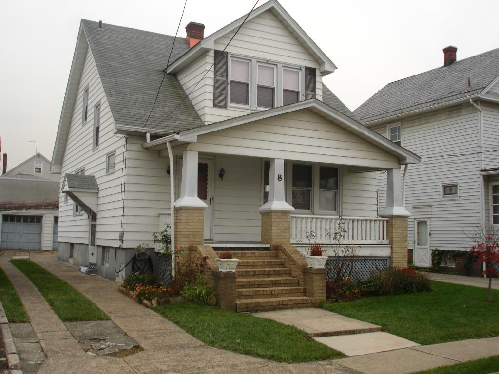 8 GROCHOWIAK ST