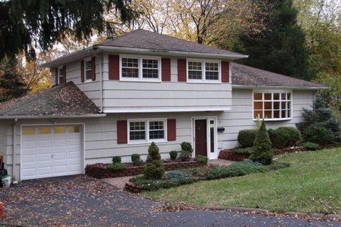 MLS #/Web ID: 2724970