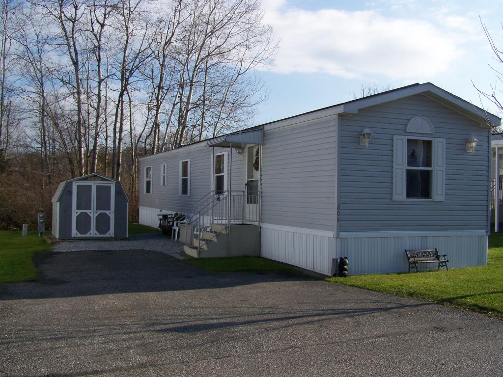 208 GARDEN DR