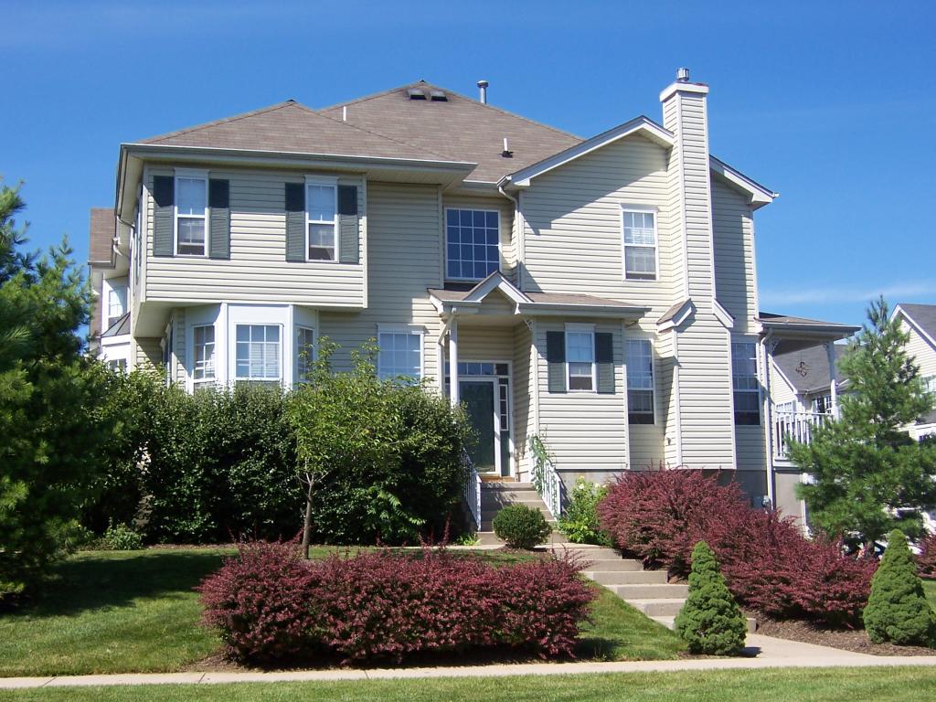 MLS #/Web ID: 2731670