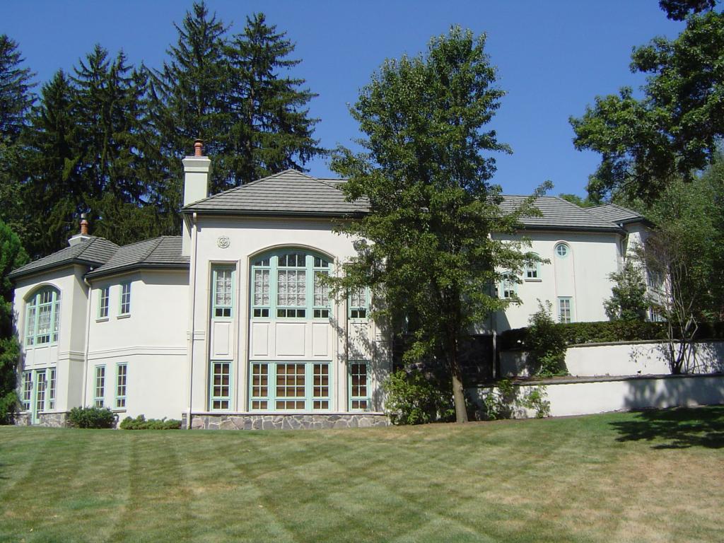 1 COUNTRY CLUB LN