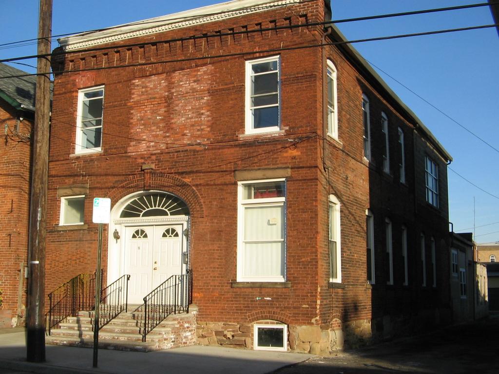 16 MOUNTAIN AVE
