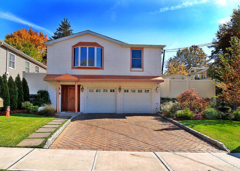 445 LEONIA AVE
