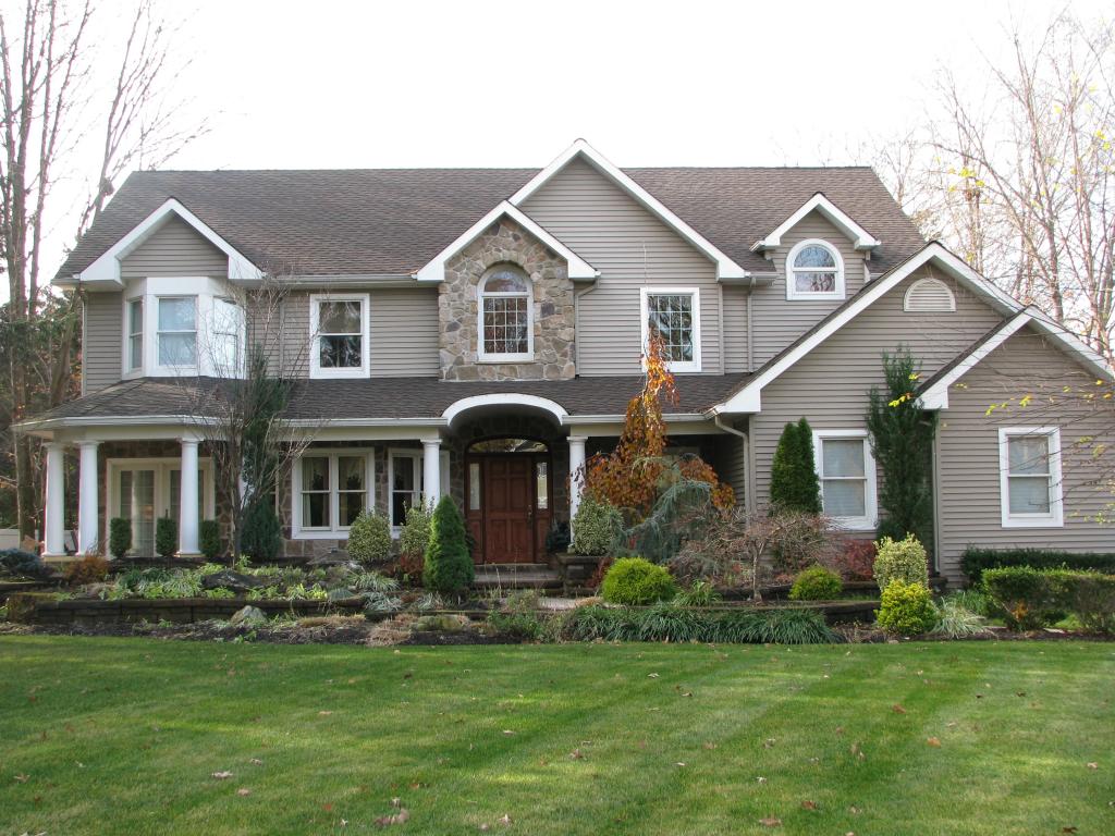 MLS #/Web ID: 2726171