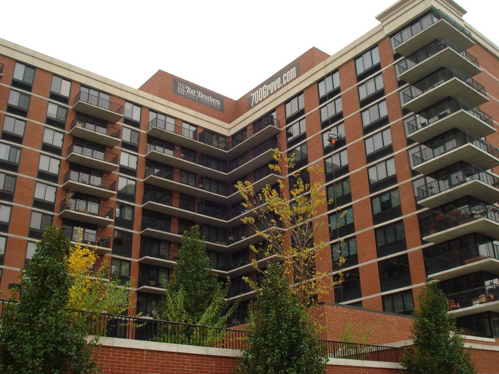 700 GROVE ST APT 2F