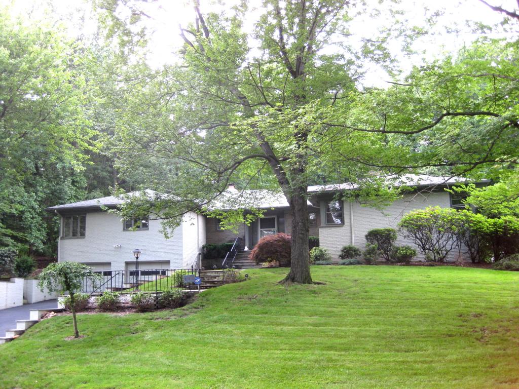105 Glenview Rd.