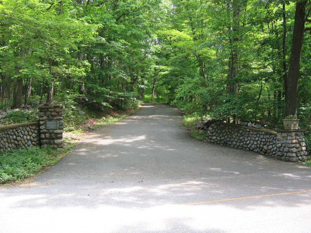 MLS #/Web ID: 2692172