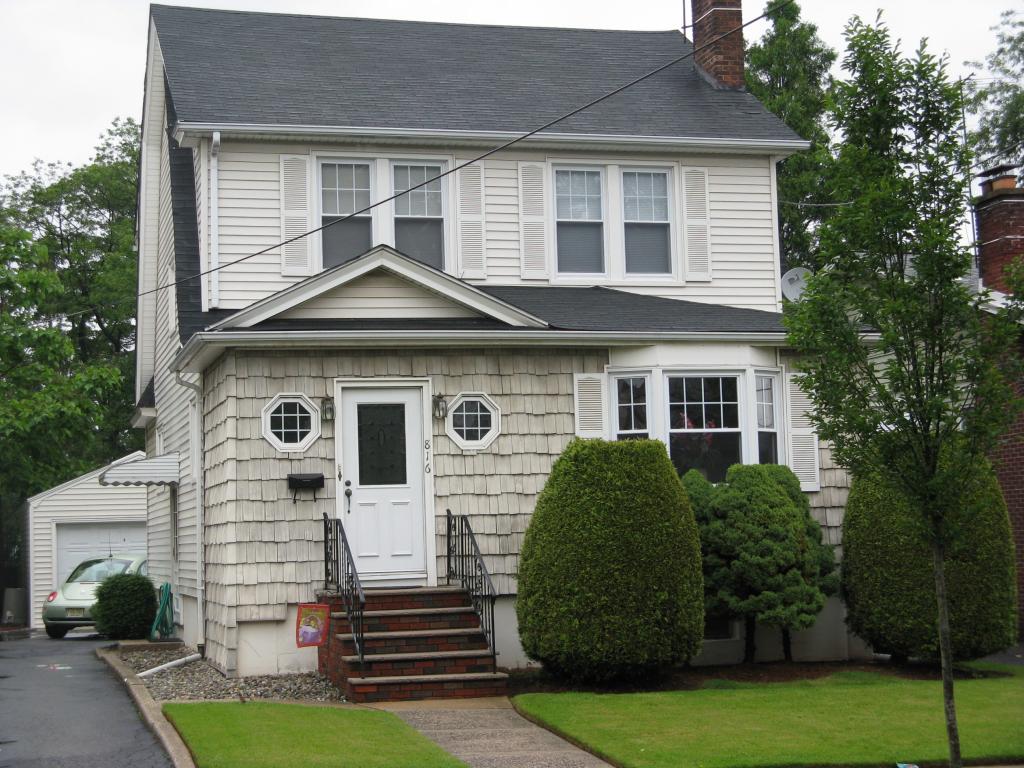 816 Ainsworth St.