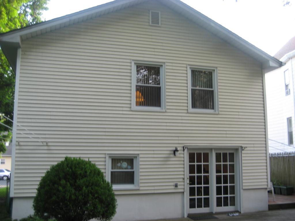 138 BROWN AVE
