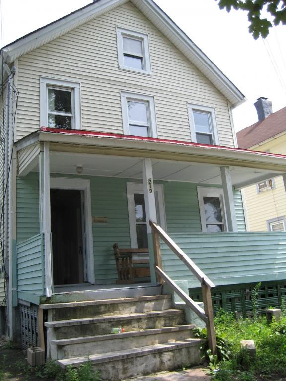 217-19 STEBBINS PL