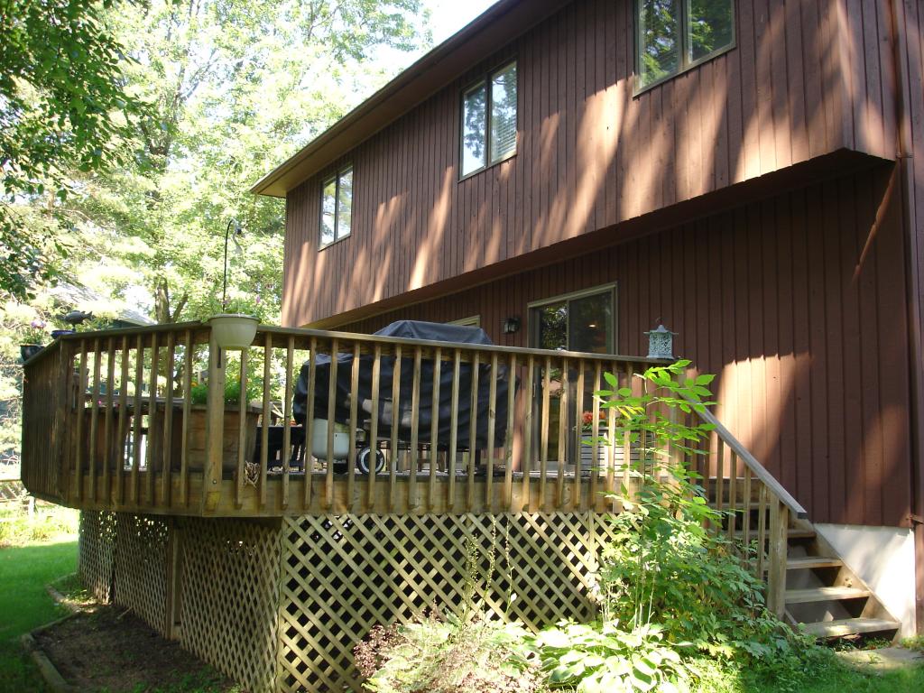 8 Dickens Court
