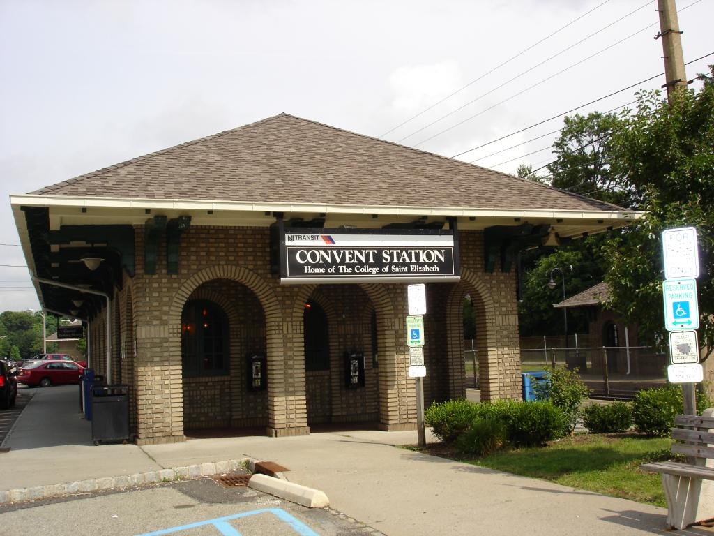 8 Dickens Court