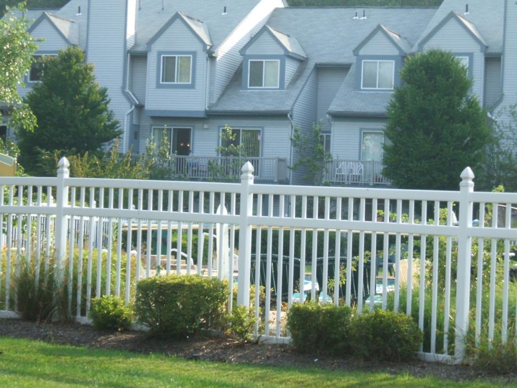 MLS #/Web ID: 2704872