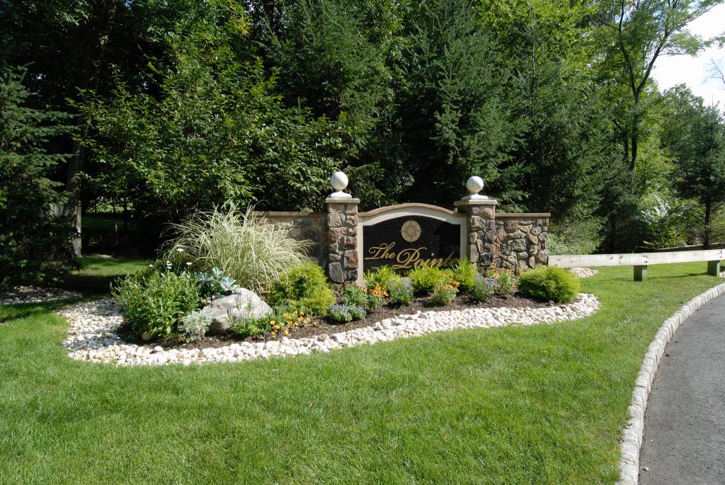 5406 Pointe Gate Drive