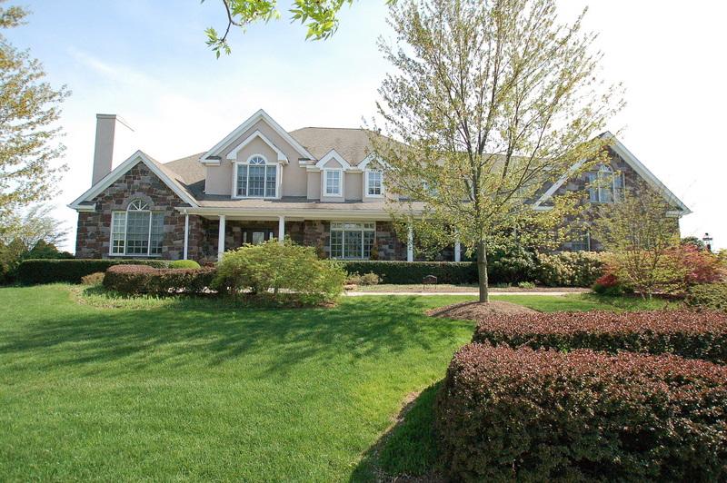 3 MAYACOO LAKES CT