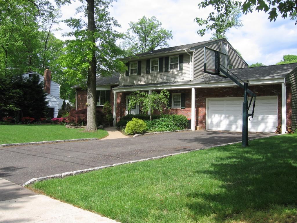 160 MEADOW RD