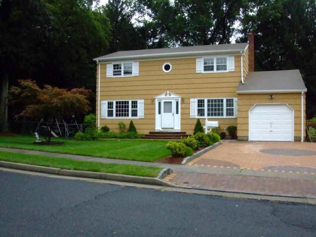 MLS #/Web ID: 2715772