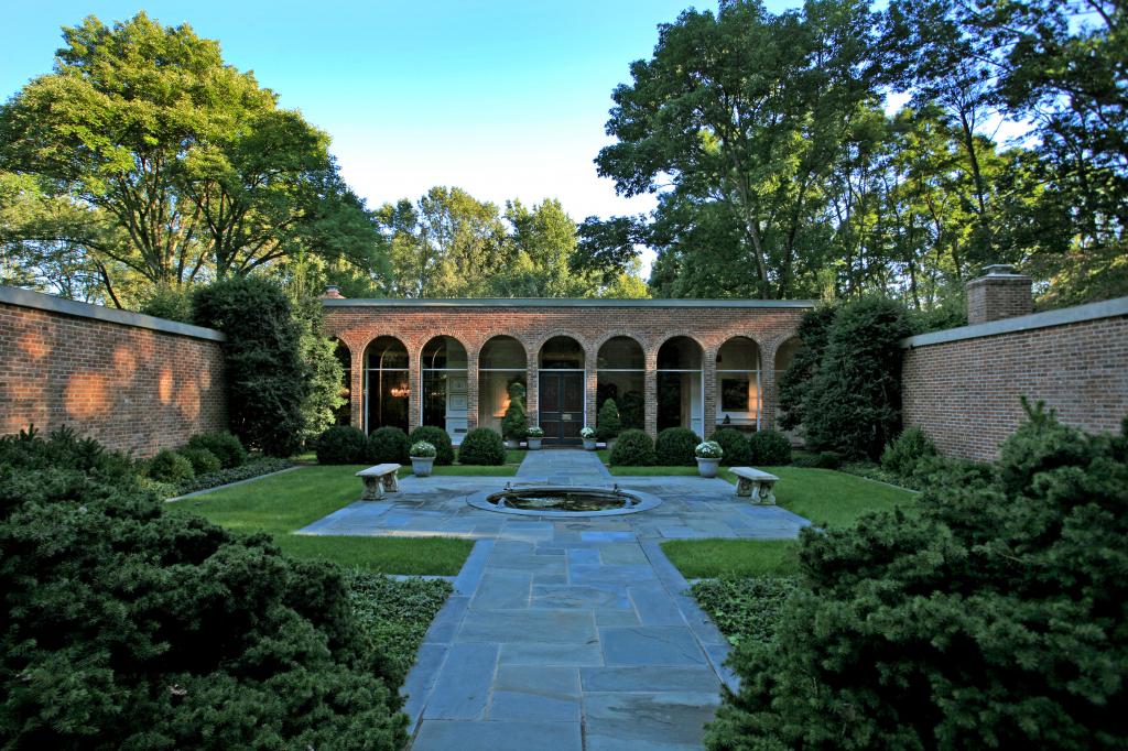 108 VILLAGE RD