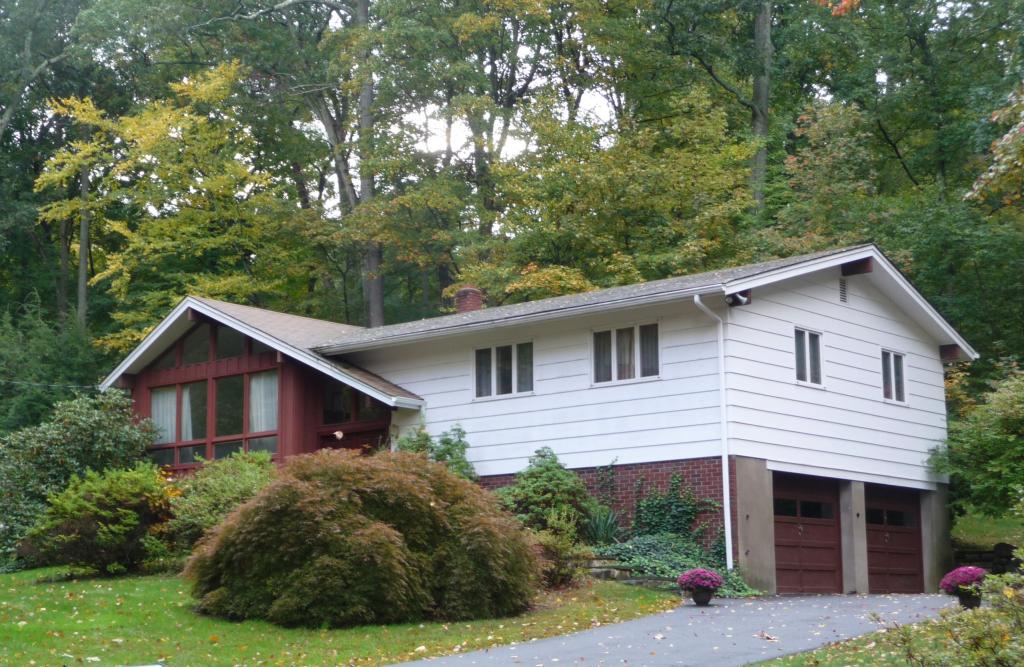 44 BEAR MOUNTAIN RD