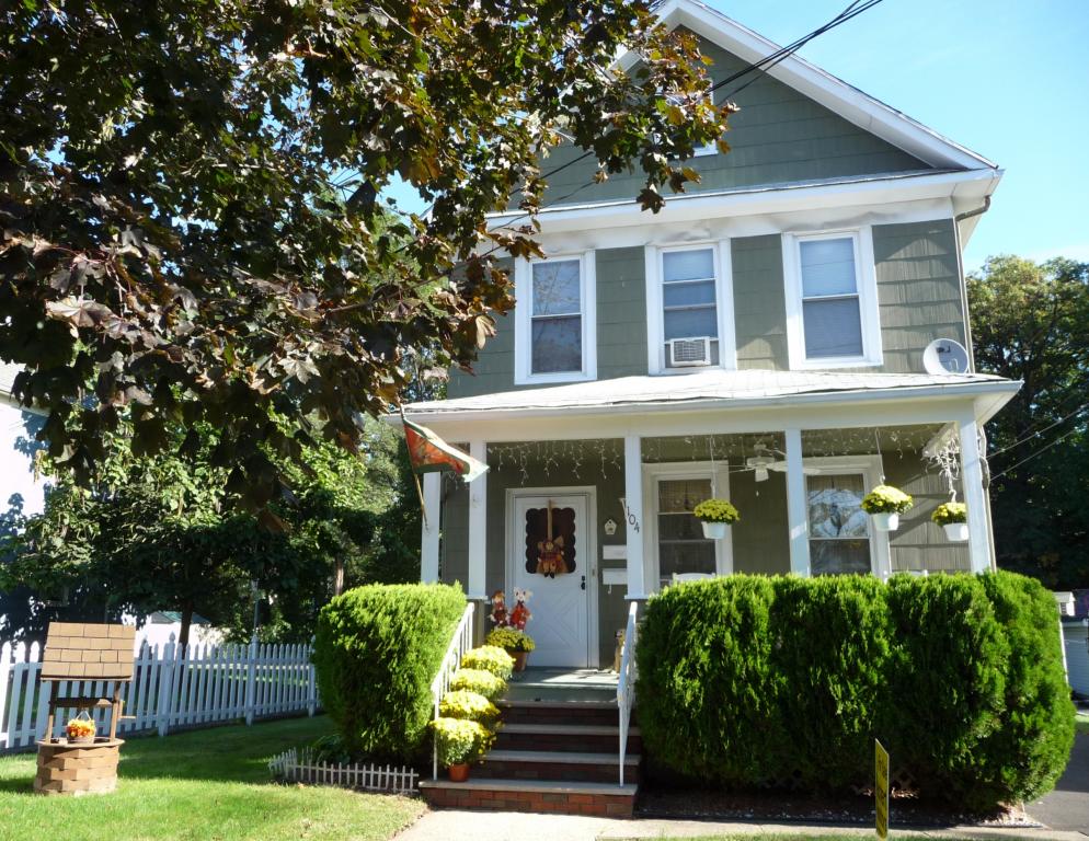 104 WINSLOW PL