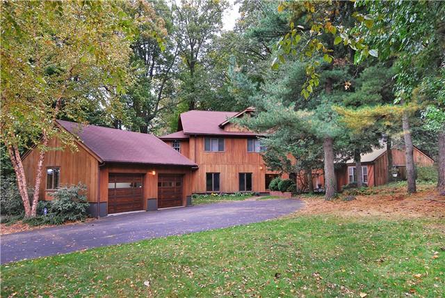 MLS #/Web ID: 2721372