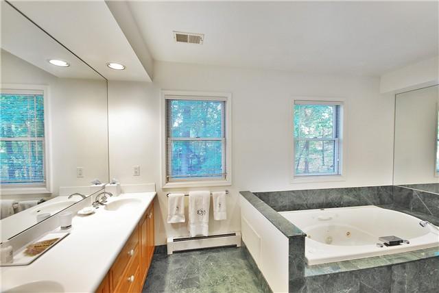 MLS #/Web ID: 2721372