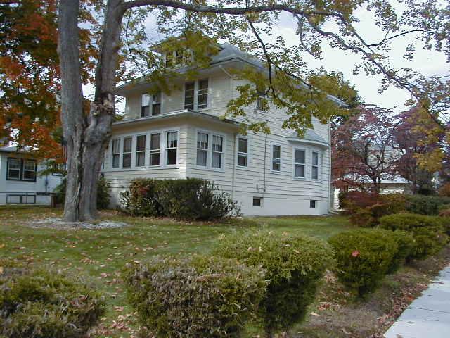 574 LATHROP AVE