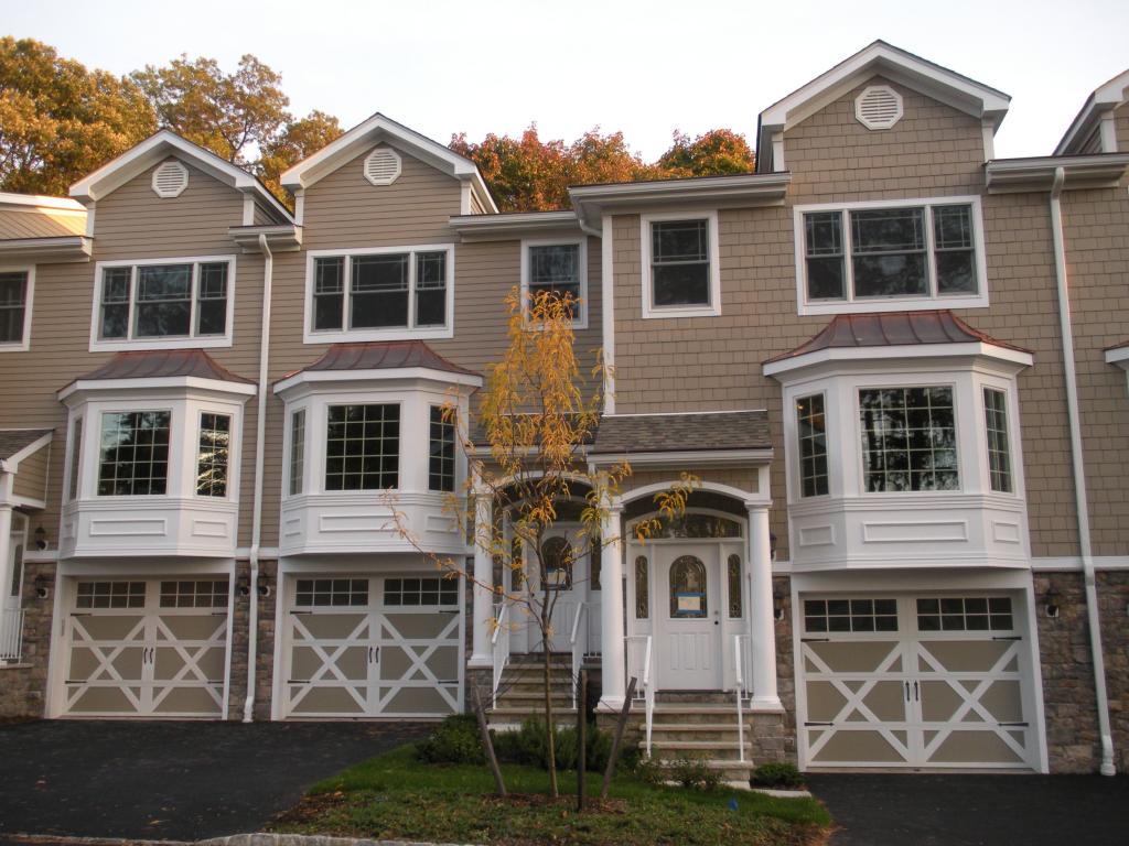 8 AIRMOUNT AVE