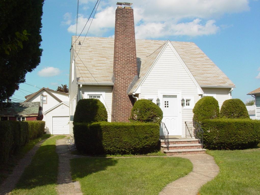 MLS #/Web ID: 2724772