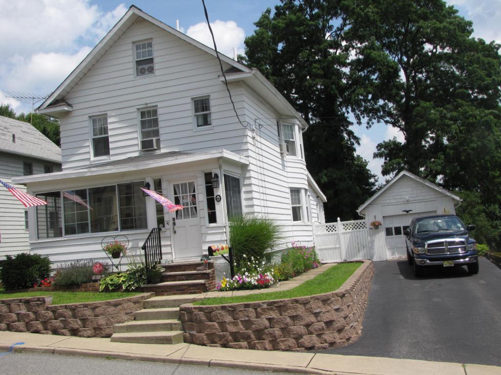 22 MOTT PL